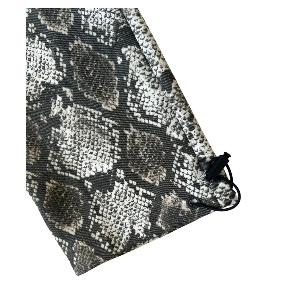 Jordan Dri-FIT Sport Woven Snakeskin Pants Mens Medium HF9896-133‎ Olive Grey